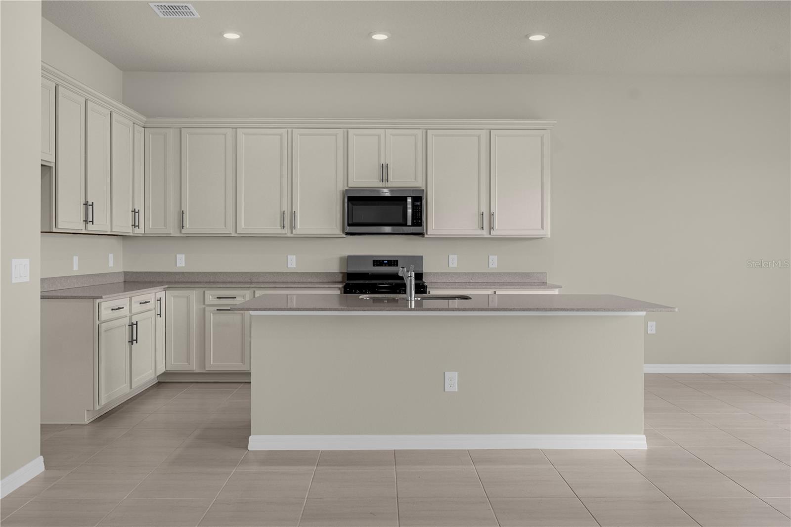 Image 14 of 48 For 10411 Park Estate Avenue