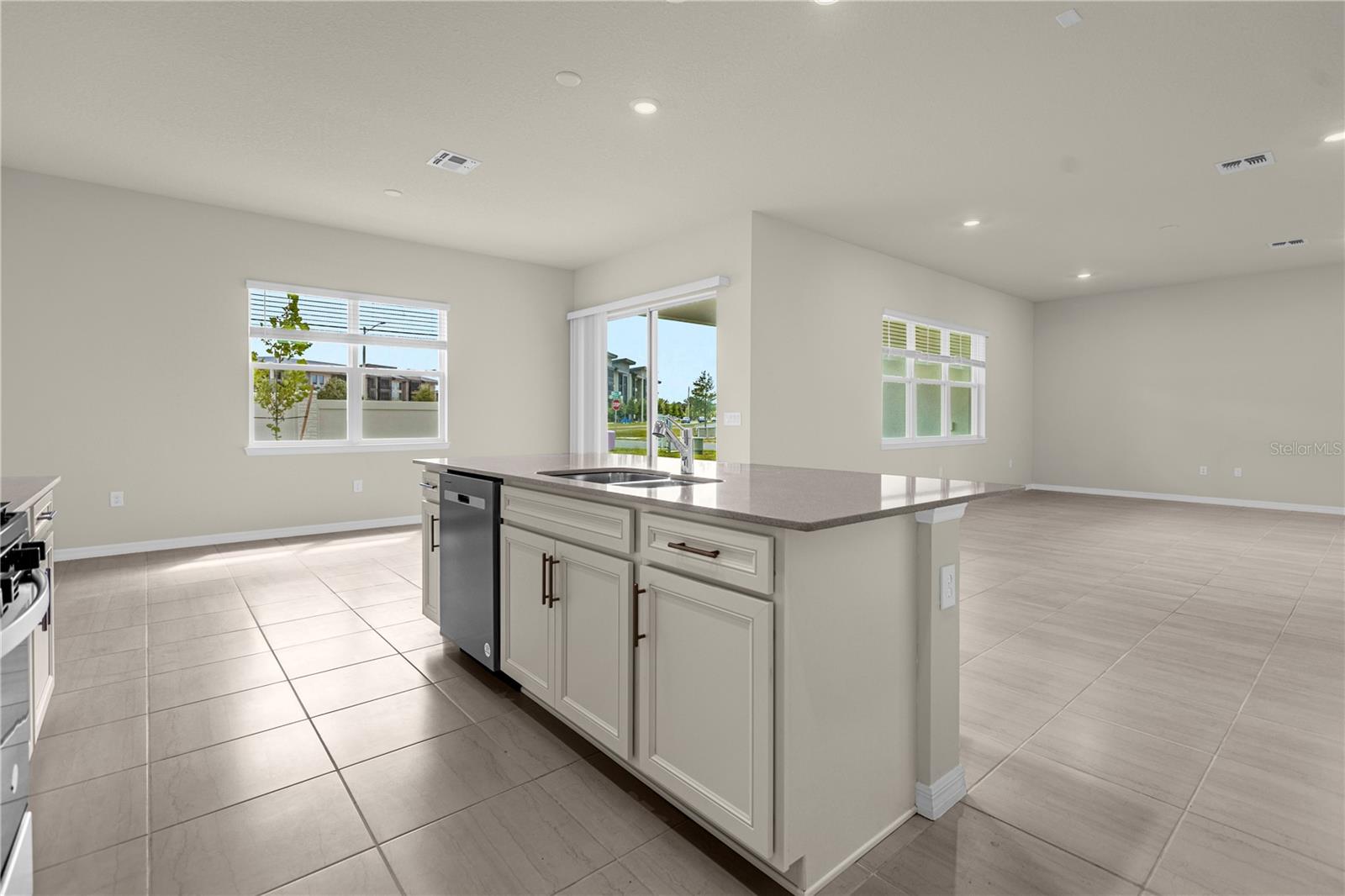 Image 17 of 48 For 10411 Park Estate Avenue