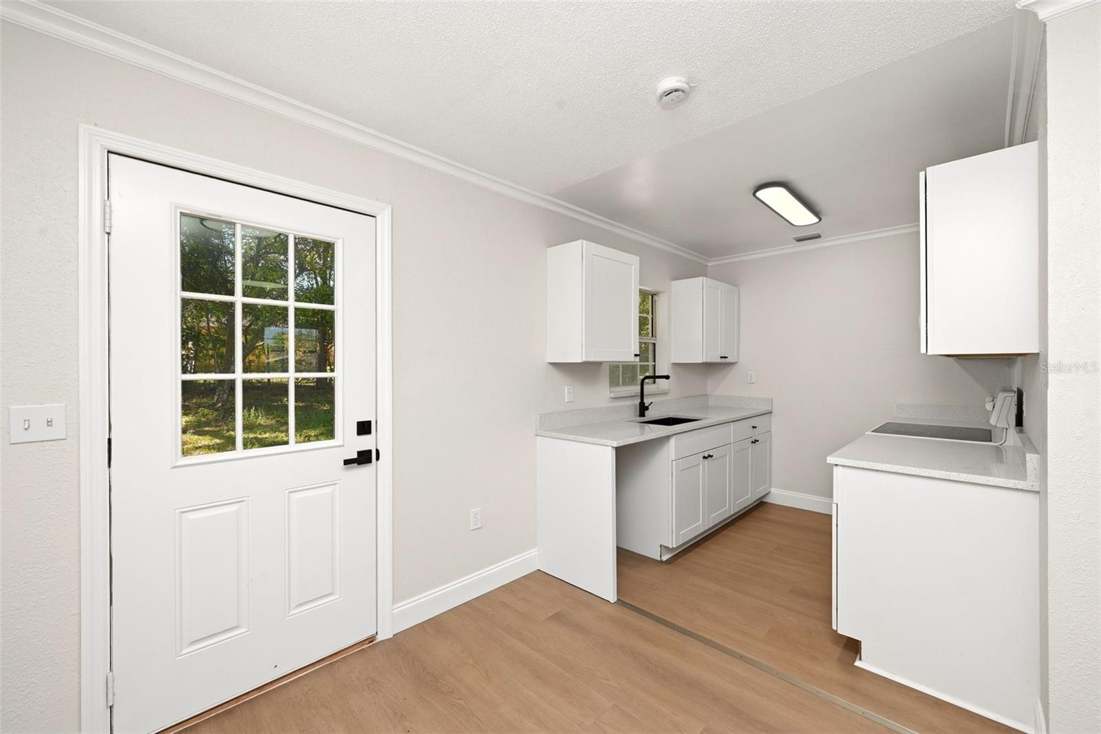 Image 11 of 27 For 2115 Woodland Boulevard