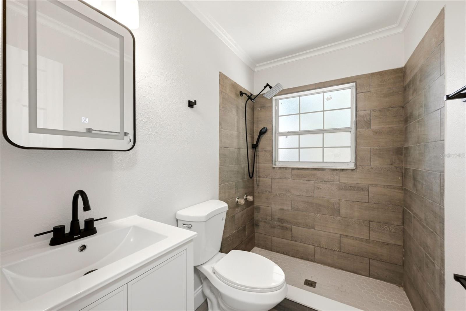 Image 14 of 27 For 2115 Woodland Boulevard