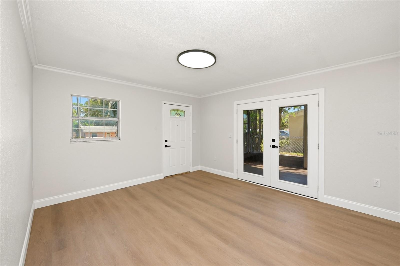 Image 15 of 27 For 2115 Woodland Boulevard