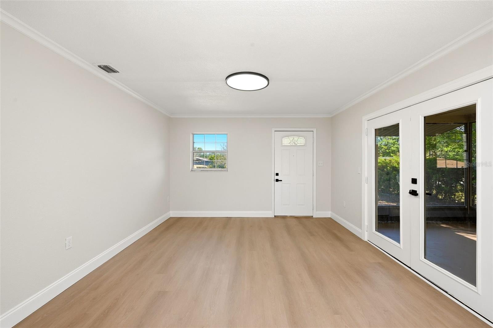 Image 17 of 27 For 2115 Woodland Boulevard