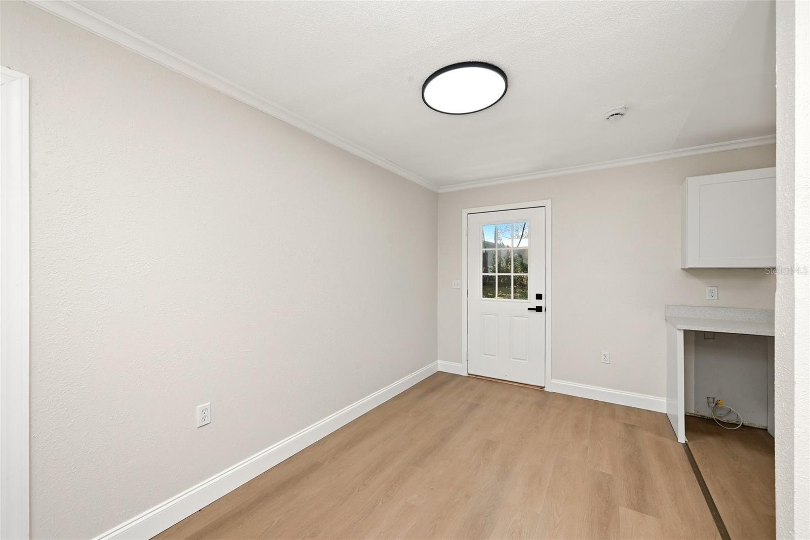 Image 19 of 27 For 2115 Woodland Boulevard