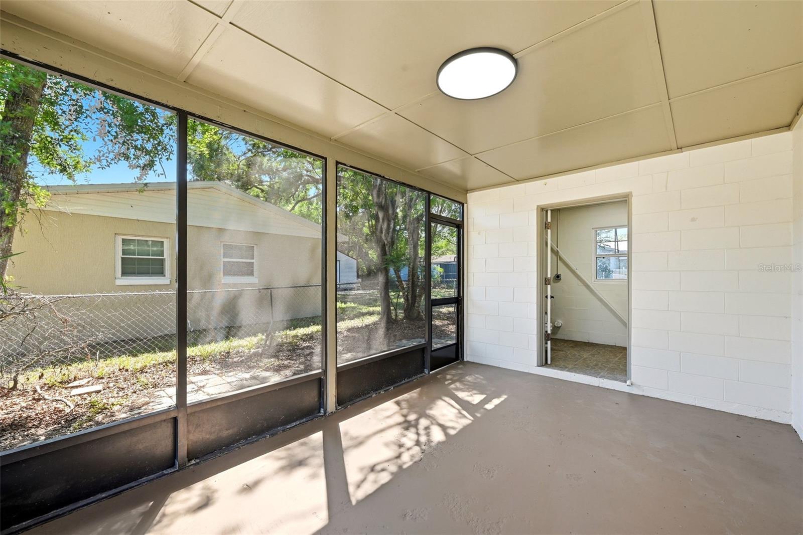 Image 20 of 27 For 2115 Woodland Boulevard