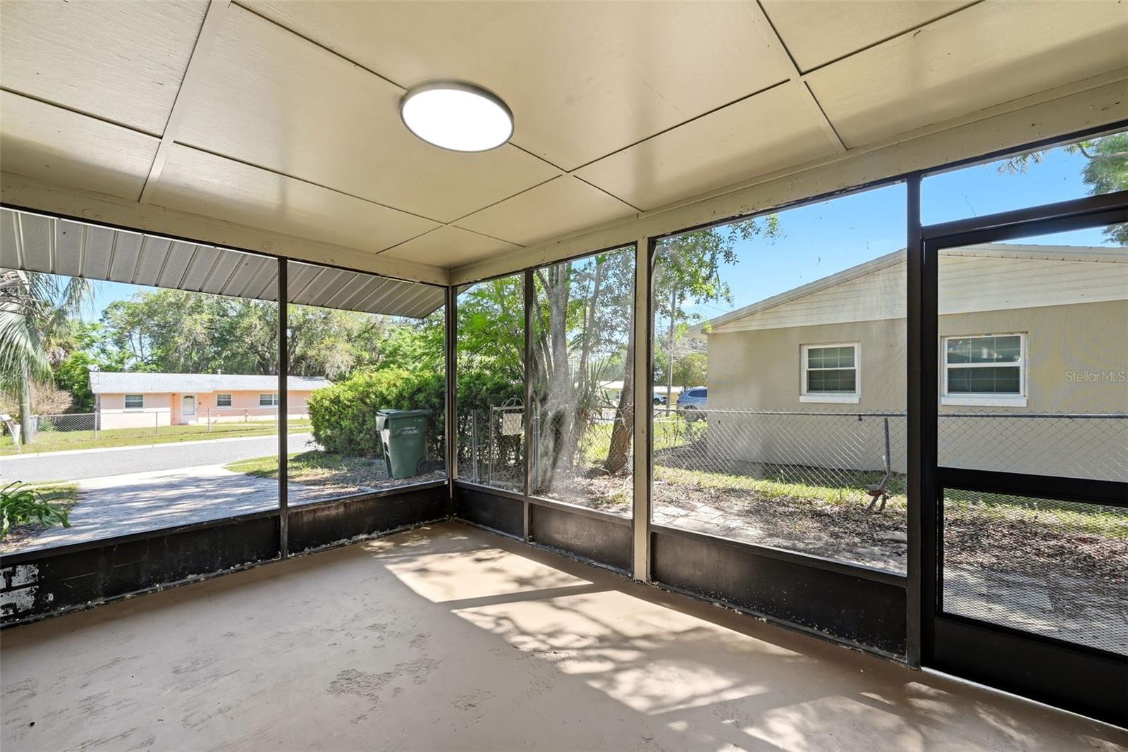 Image 23 of 27 For 2115 Woodland Boulevard