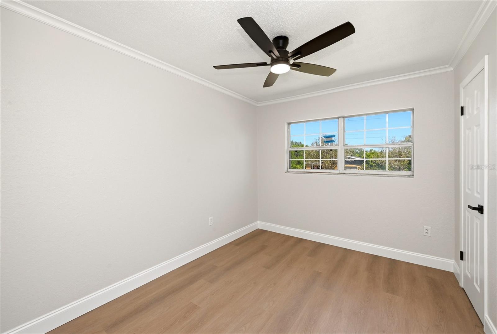 Image 6 of 27 For 2115 Woodland Boulevard