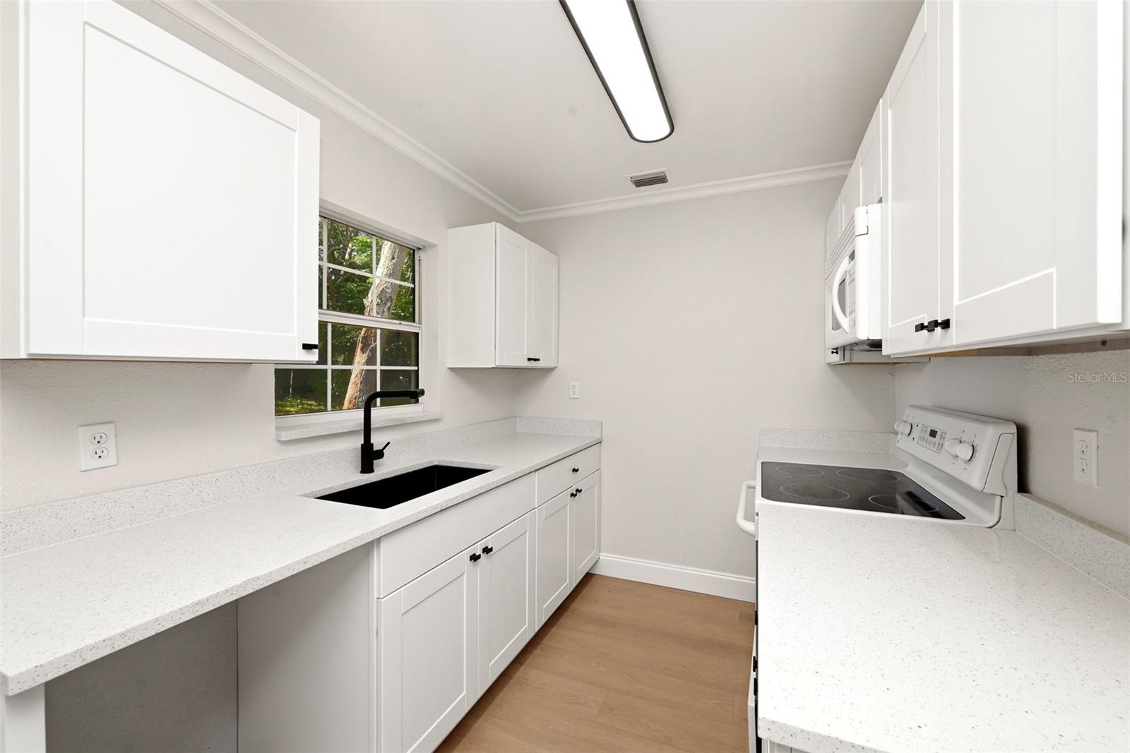 Image 7 of 27 For 2115 Woodland Boulevard