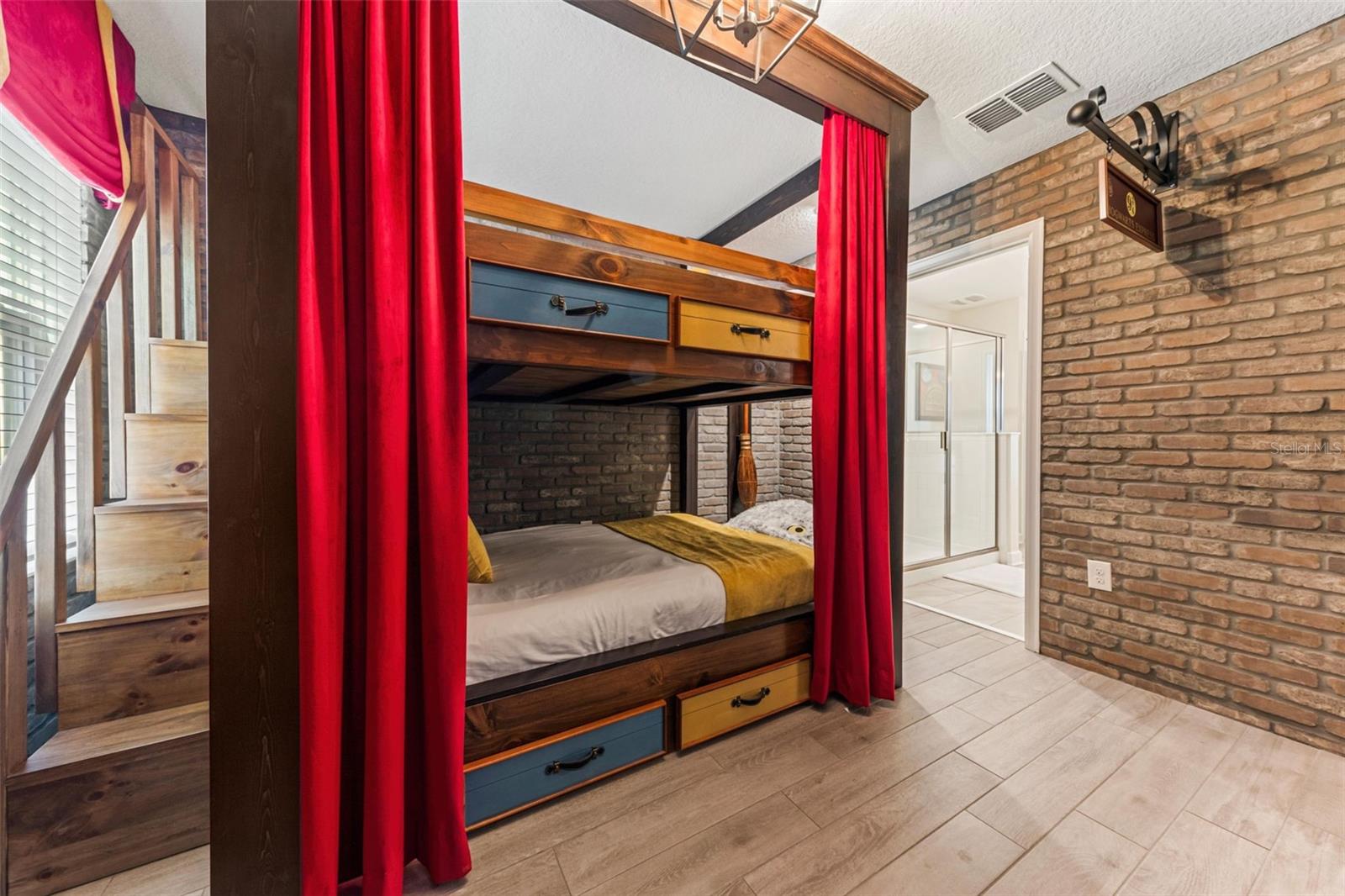 Image 6 of 68 For 2842 Storey Cove Avenue