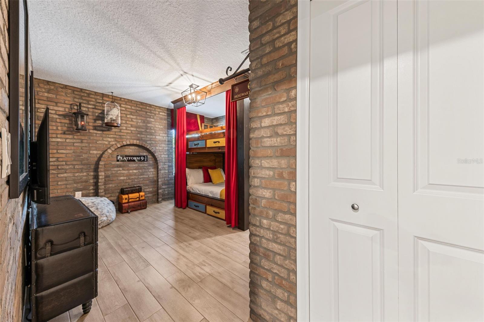 Image 7 of 68 For 2842 Storey Cove Avenue