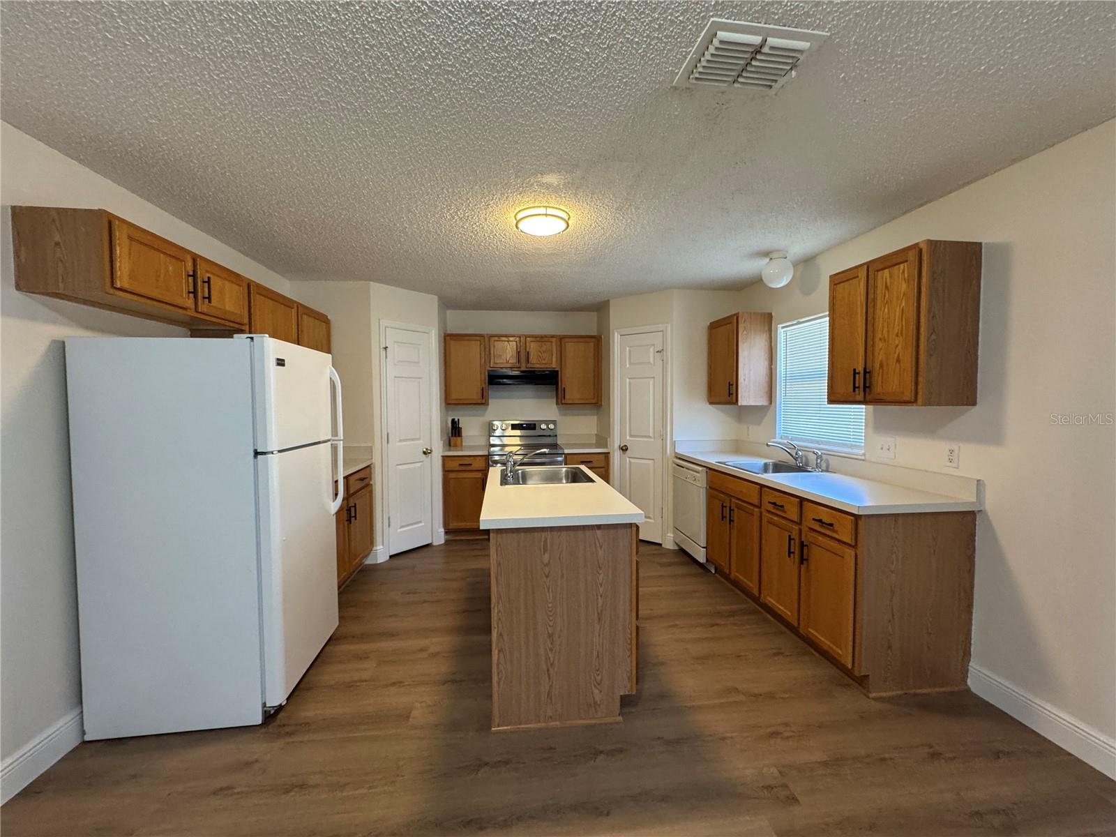 Image 10 of 34 For 11718 Pethrick Drive