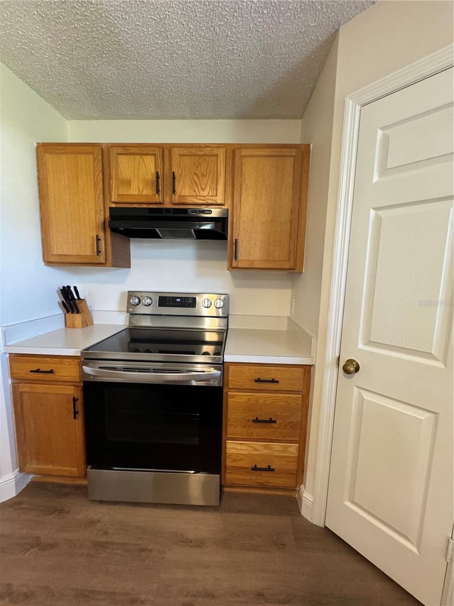 Image 12 of 34 For 11718 Pethrick Drive