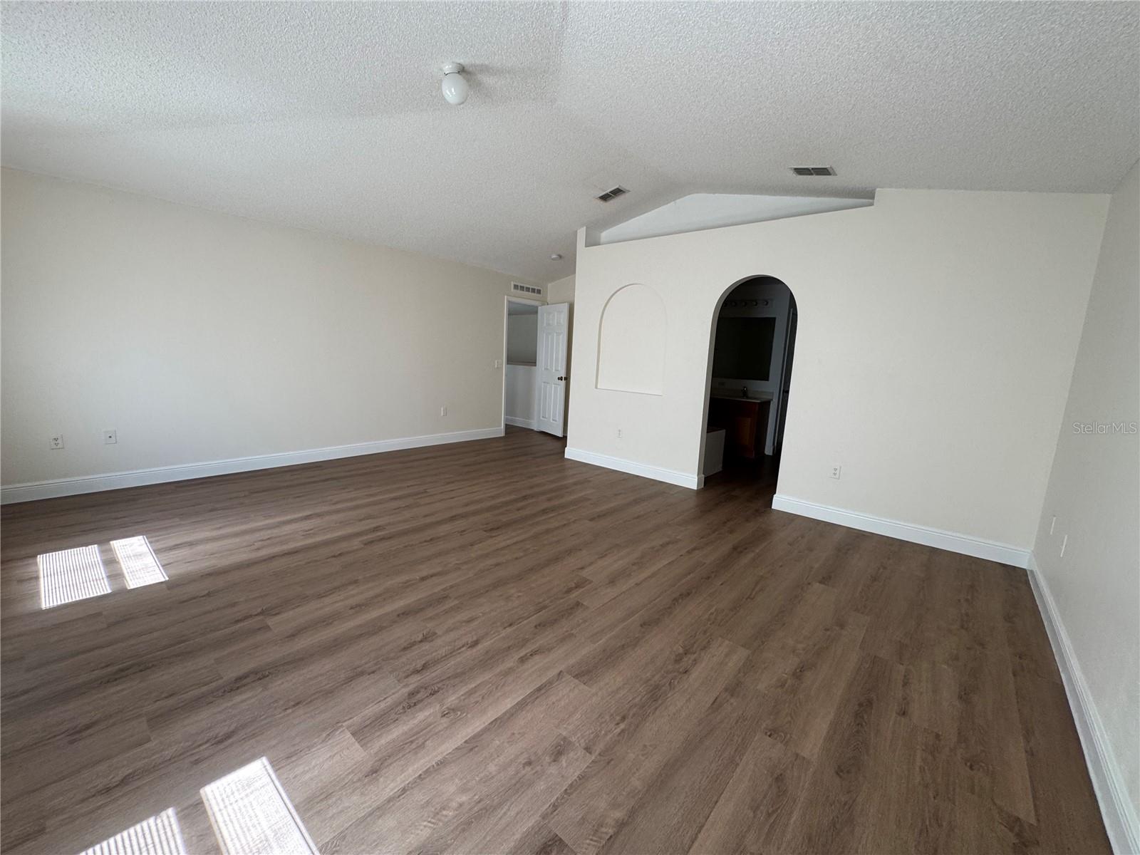 Image 19 of 34 For 11718 Pethrick Drive