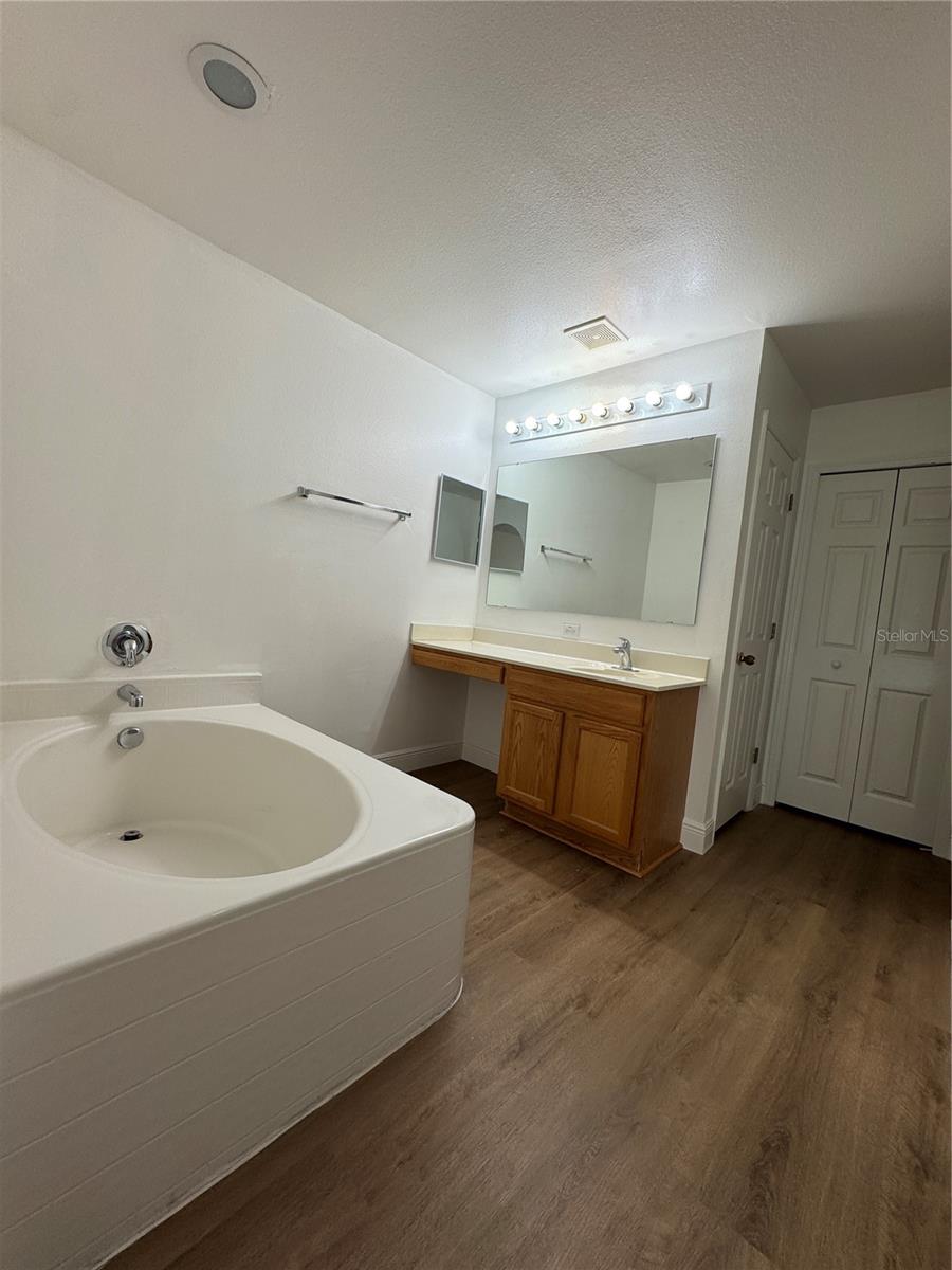 Image 20 of 34 For 11718 Pethrick Drive