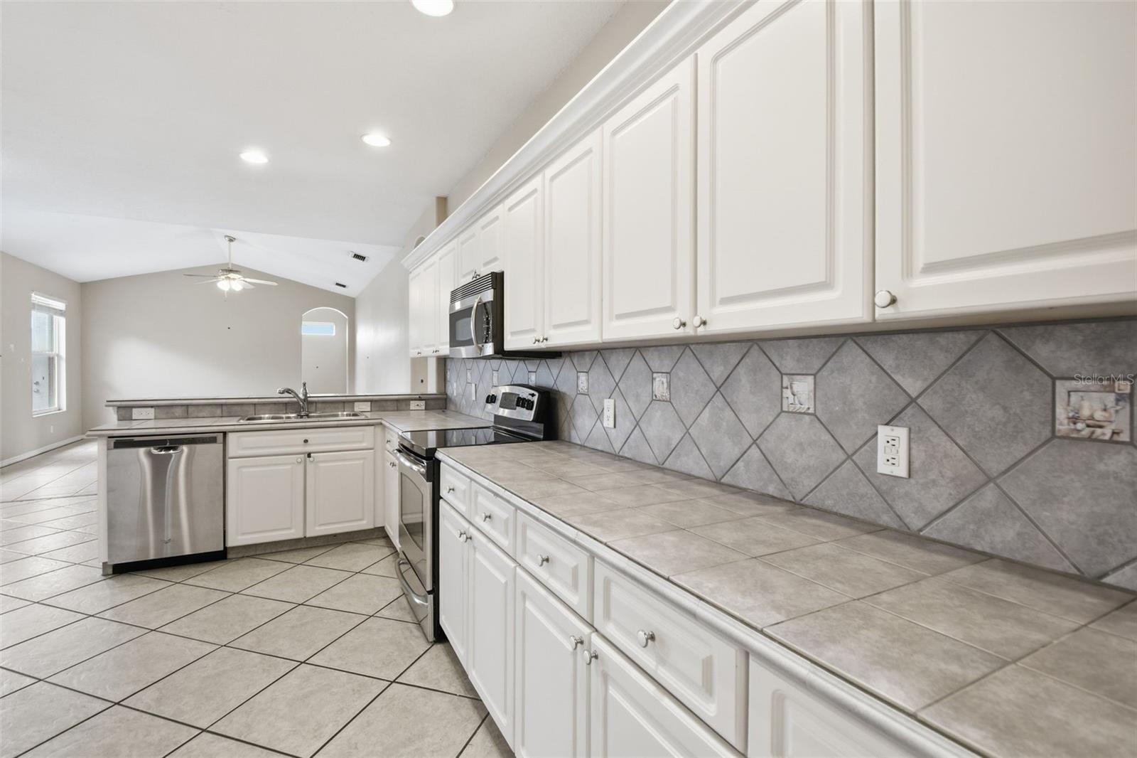 Image 21 of 57 For 16825 Harrierridge Place