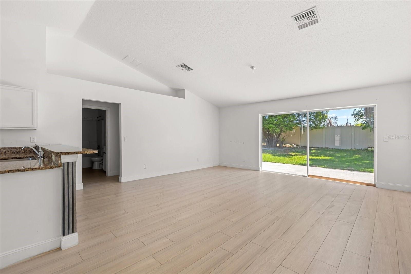 Image 6 of 24 For 3205 Murray Hill Loop