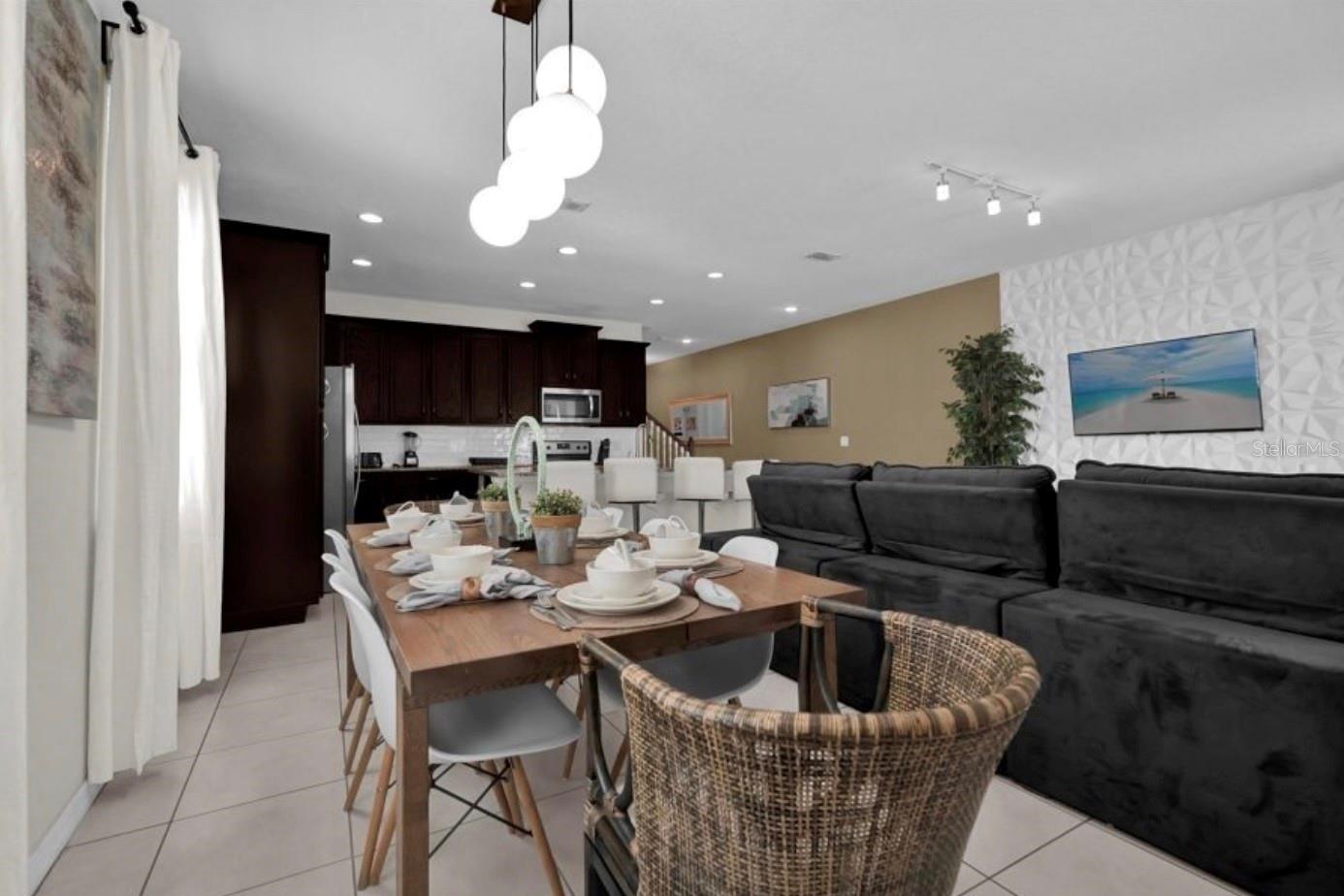 Image 10 of 31 For 1549 Carey Palm Circle