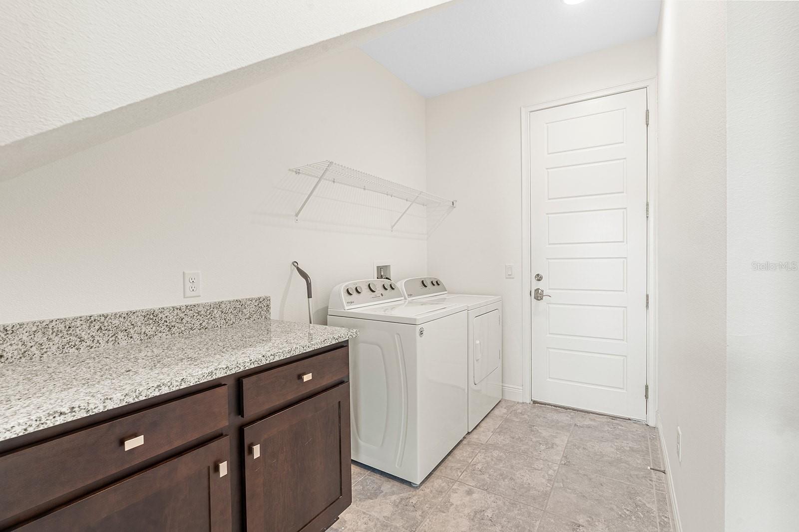 Image 24 of 35 For 9497 Mere Parkway