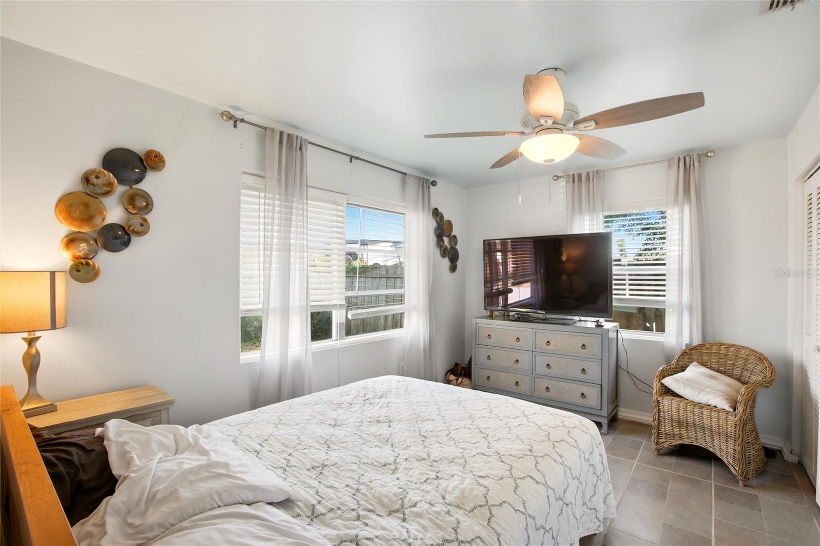 Image 17 of 32 For 5936 Albert Place