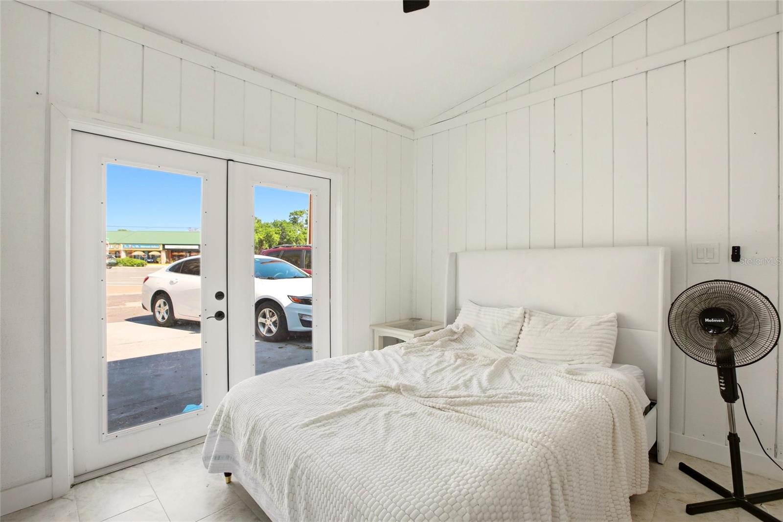 Image 24 of 32 For 5936 Albert Place