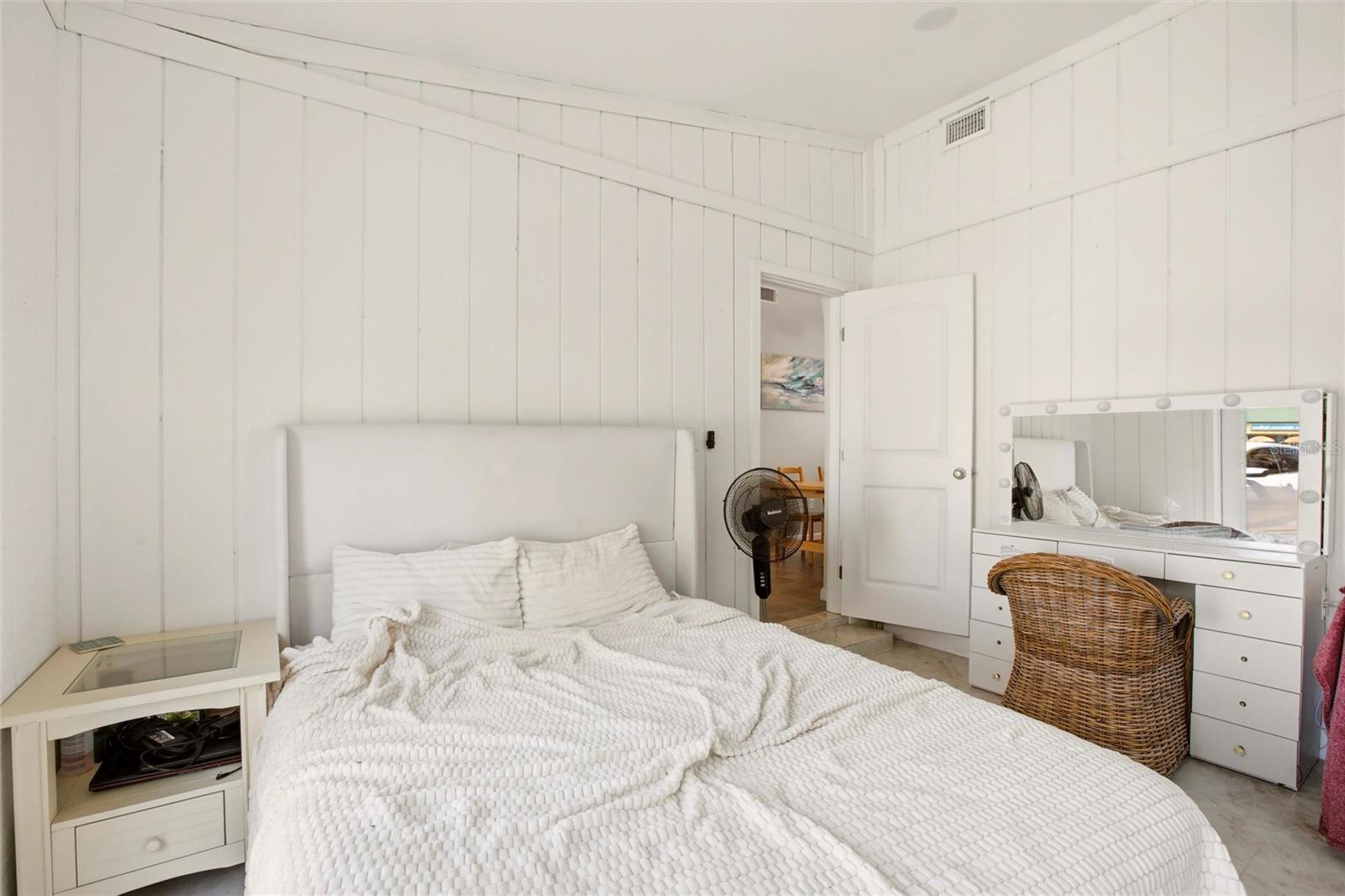 Image 25 of 32 For 5936 Albert Place