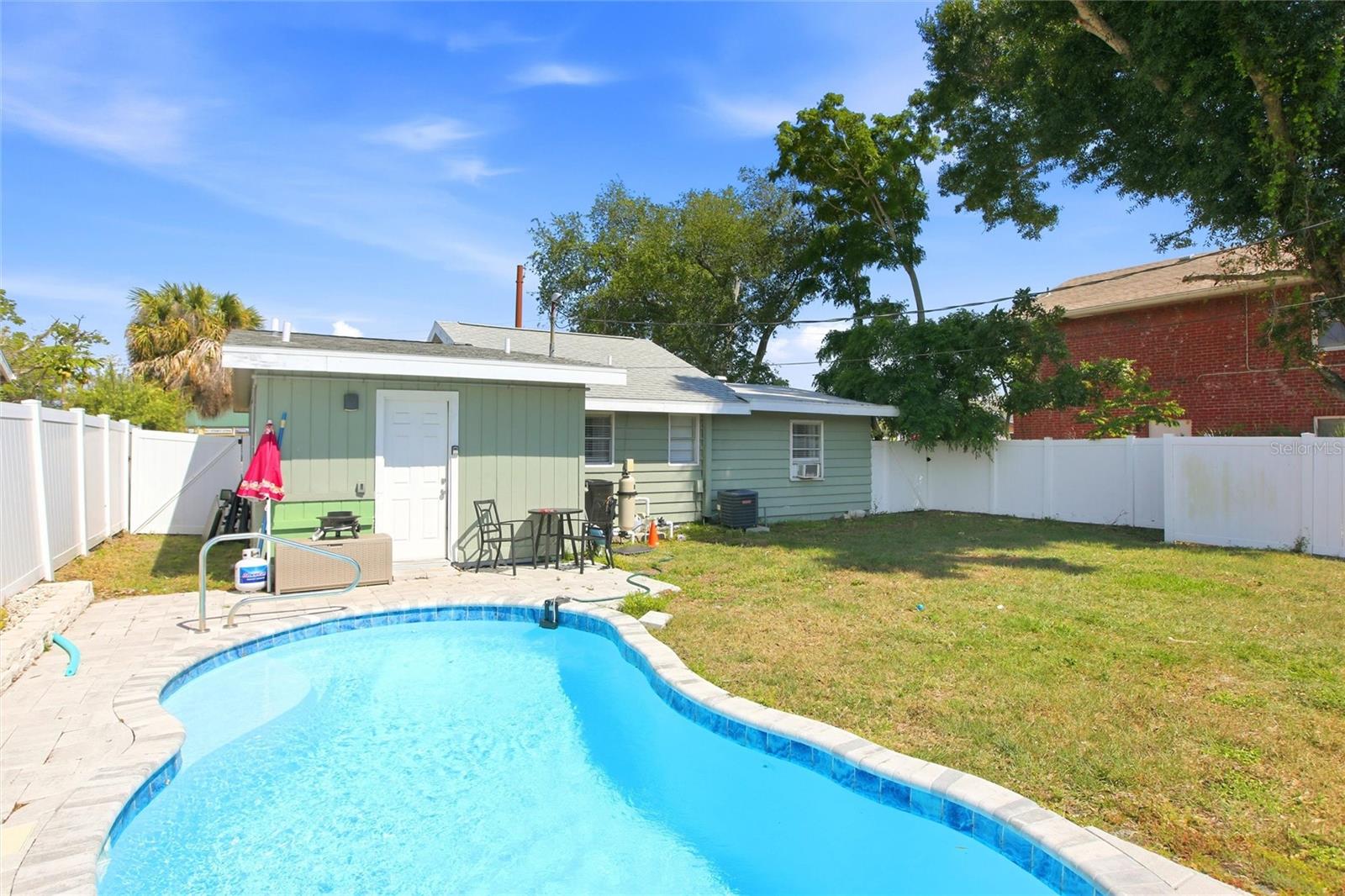 Image 29 of 32 For 5936 Albert Place