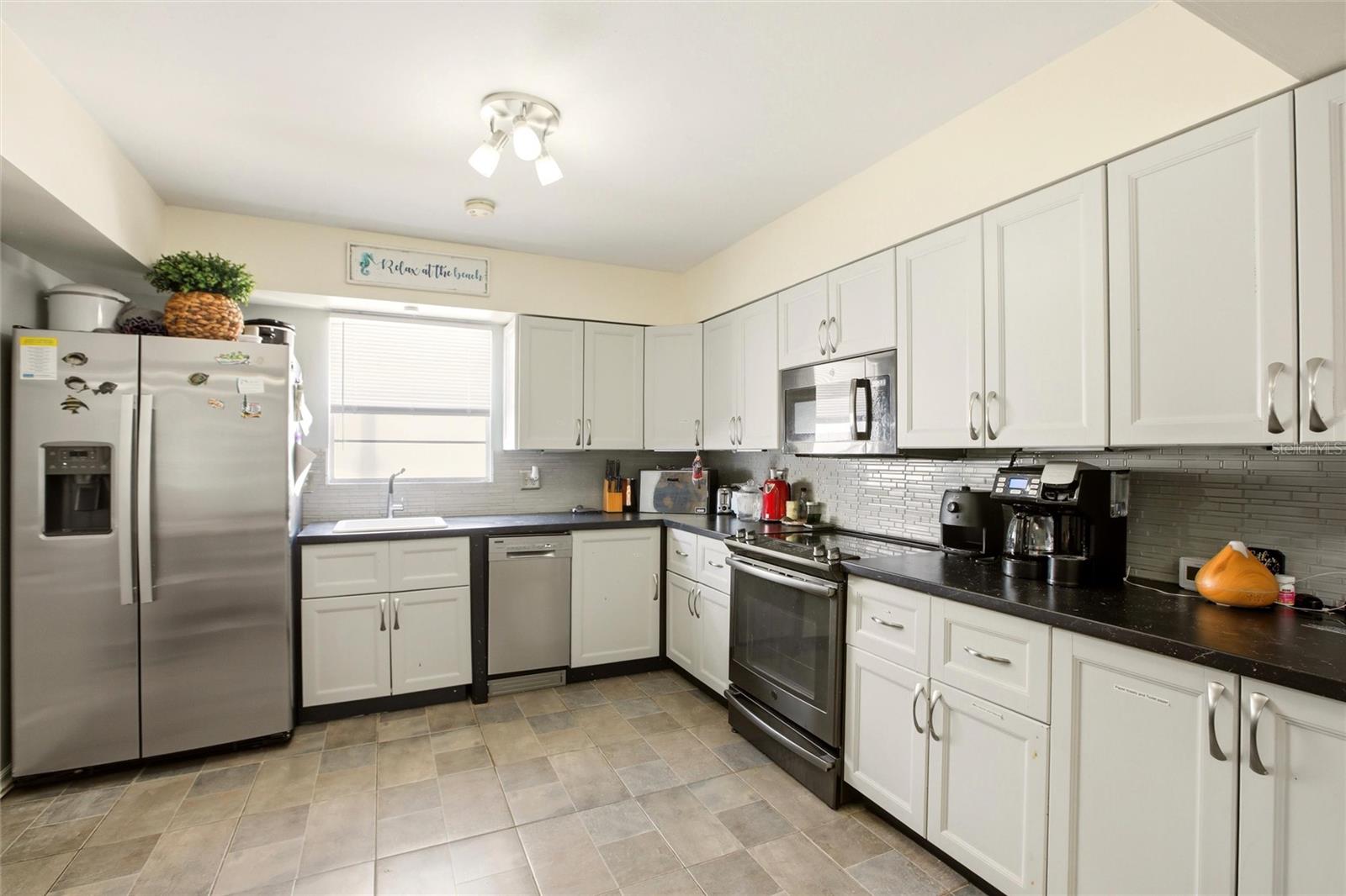 Image 7 of 32 For 5936 Albert Place