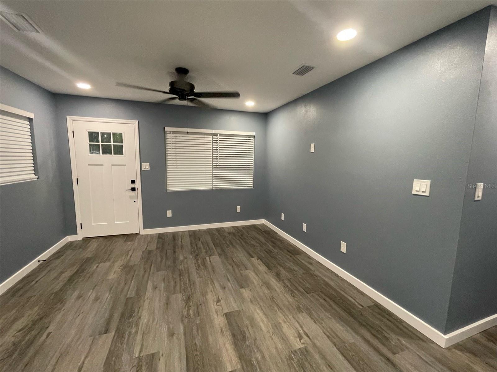 Image 3 of 25 For 1505 19th Court