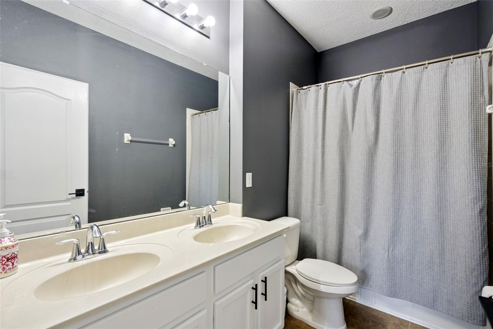 Image 13 of 22 For 9979 Armando Circle