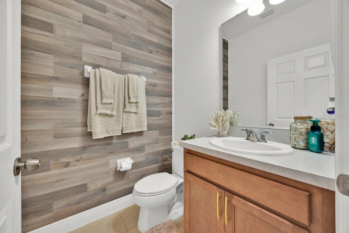 Image 11 of 28 For 5237 Royal Point Avenue