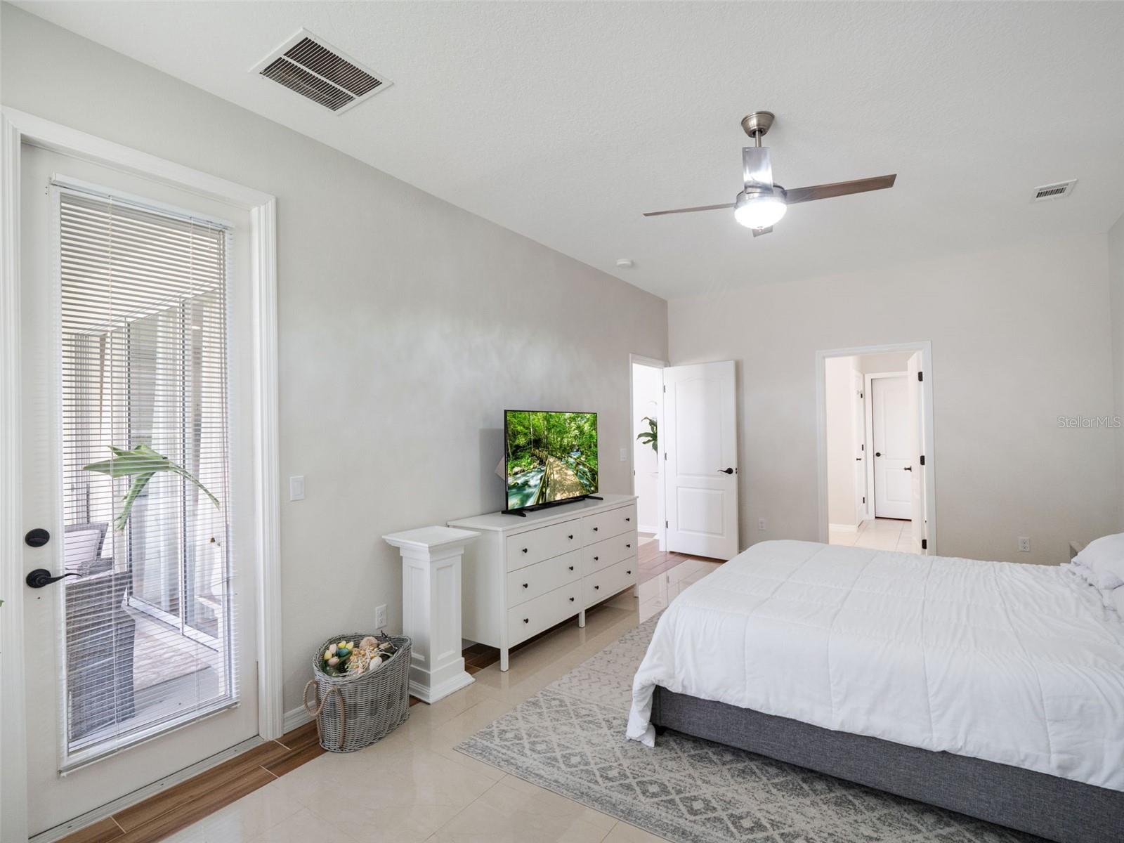 Image 27 of 53 For 13156 Hatherton Circle