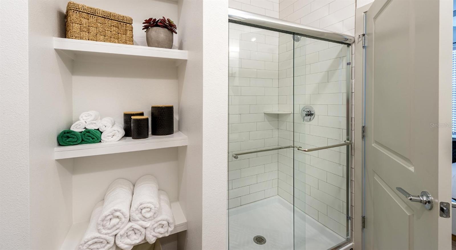 Image 10 of 36 For 4980 Red Maple Lane B1