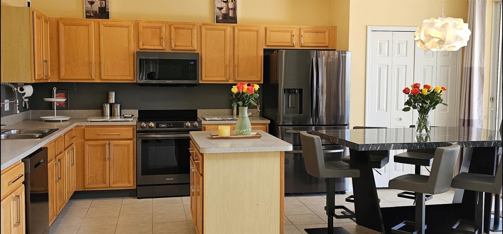 Image 5 of 29 For 1290 Seasons Boulevard