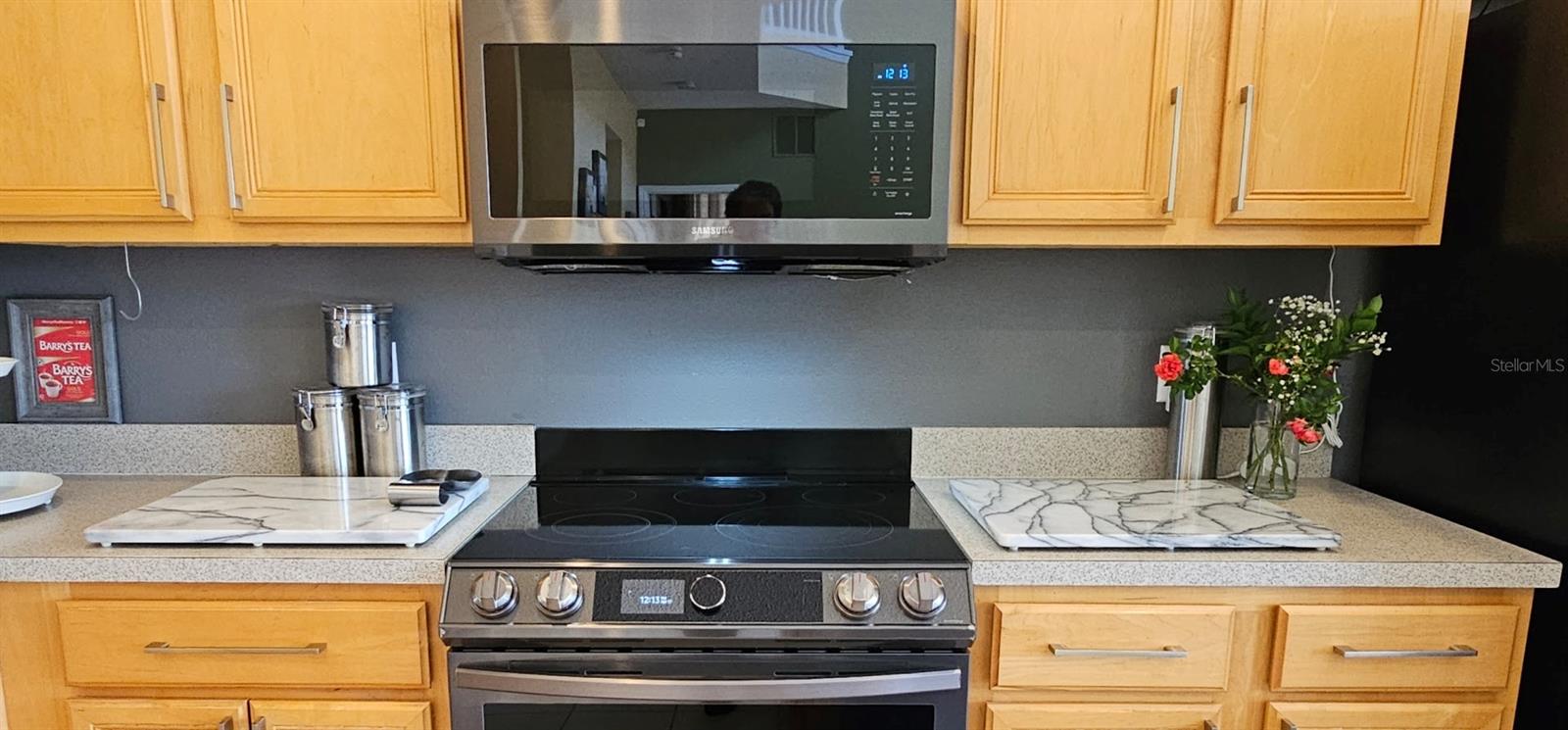 Image 6 of 29 For 1290 Seasons Boulevard