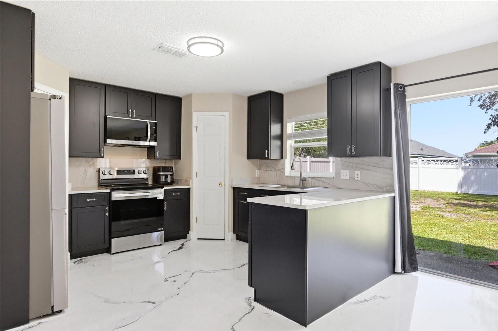 Image 5 of 39 For 2126 Blackstone Landing Drive