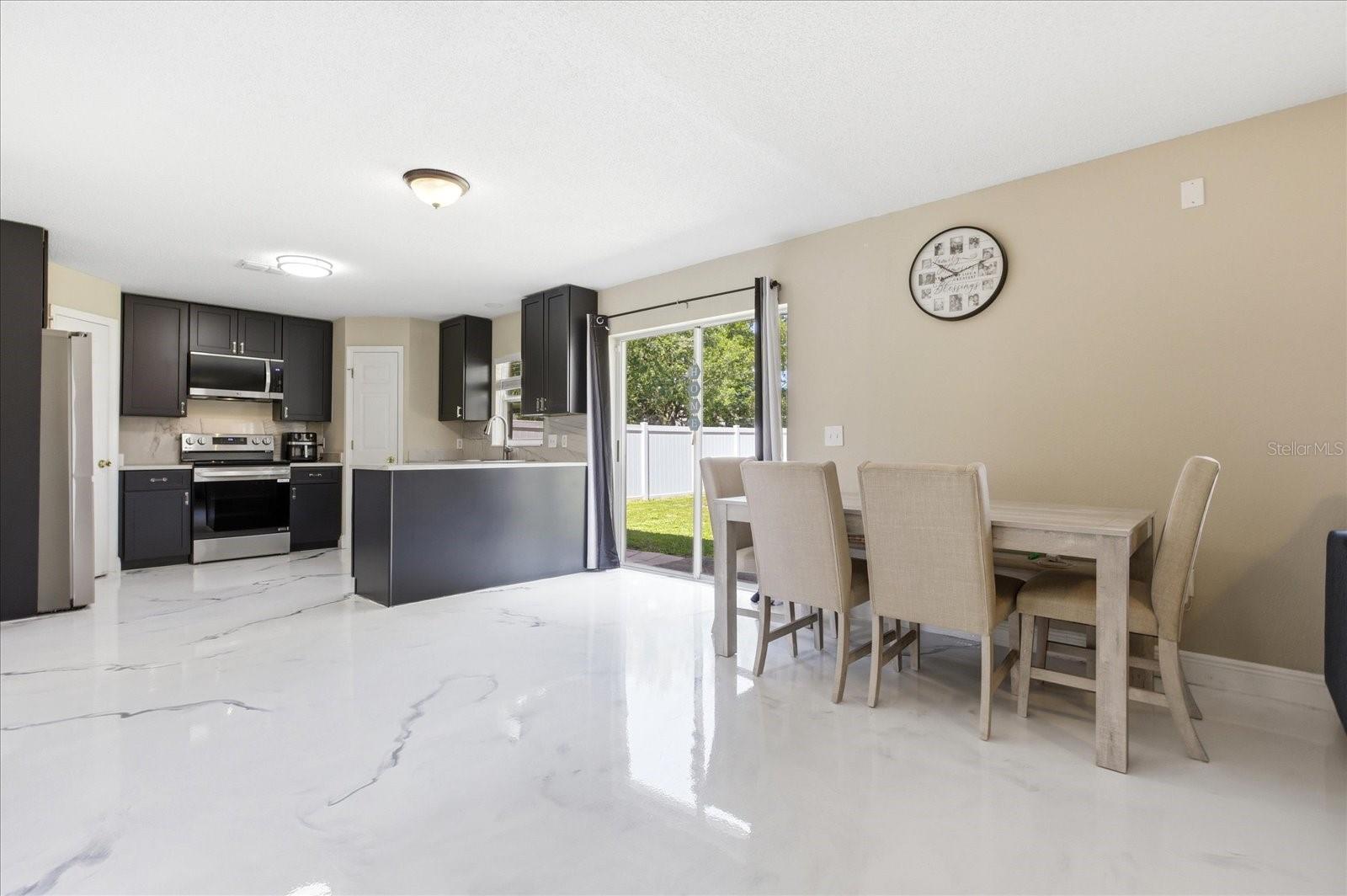 Image 7 of 39 For 2126 Blackstone Landing Drive