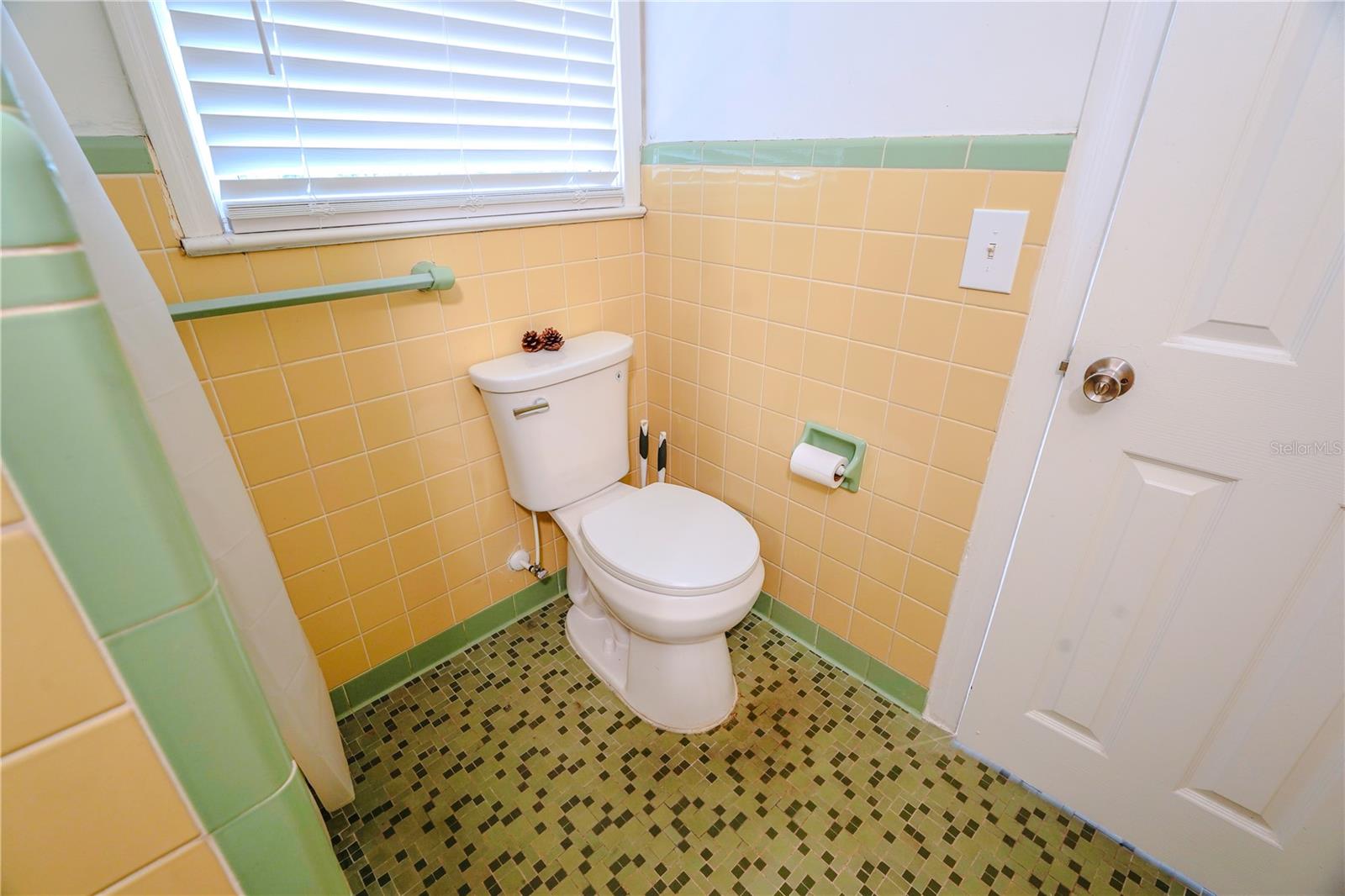 Image 20 of 23 For 1208 Halifax Avenue