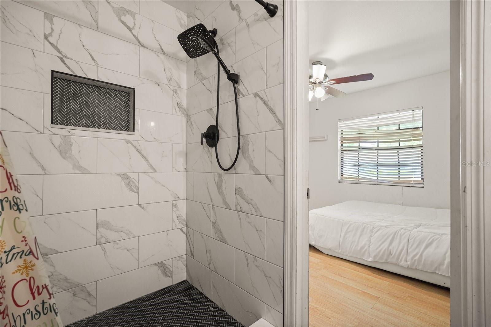 Image 13 of 24 For 814 Densmore Dr