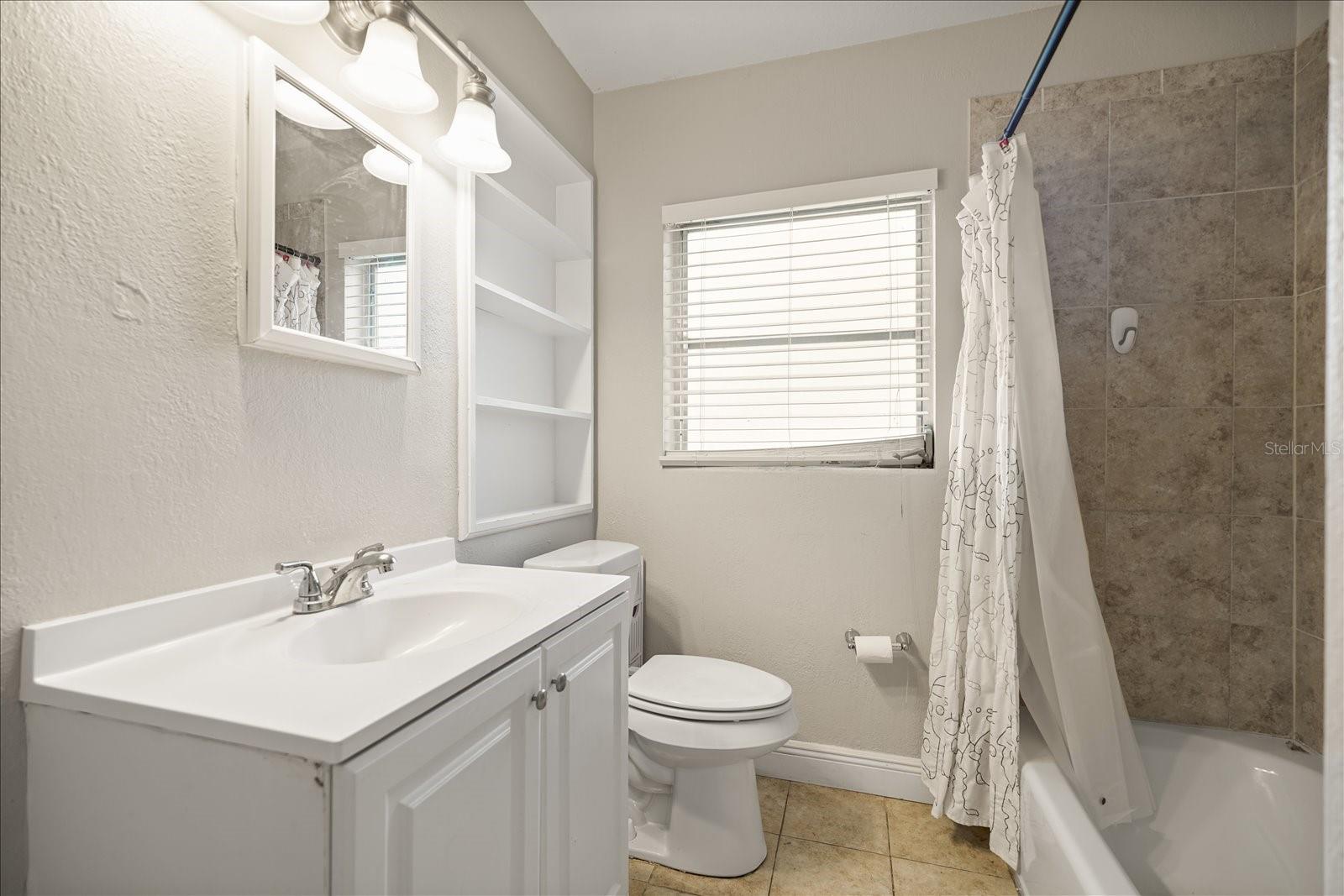 Image 15 of 24 For 814 Densmore Dr