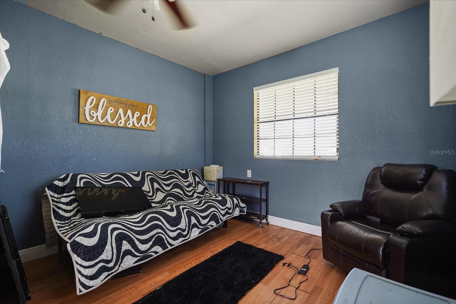 Image 19 of 24 For 814 Densmore Dr