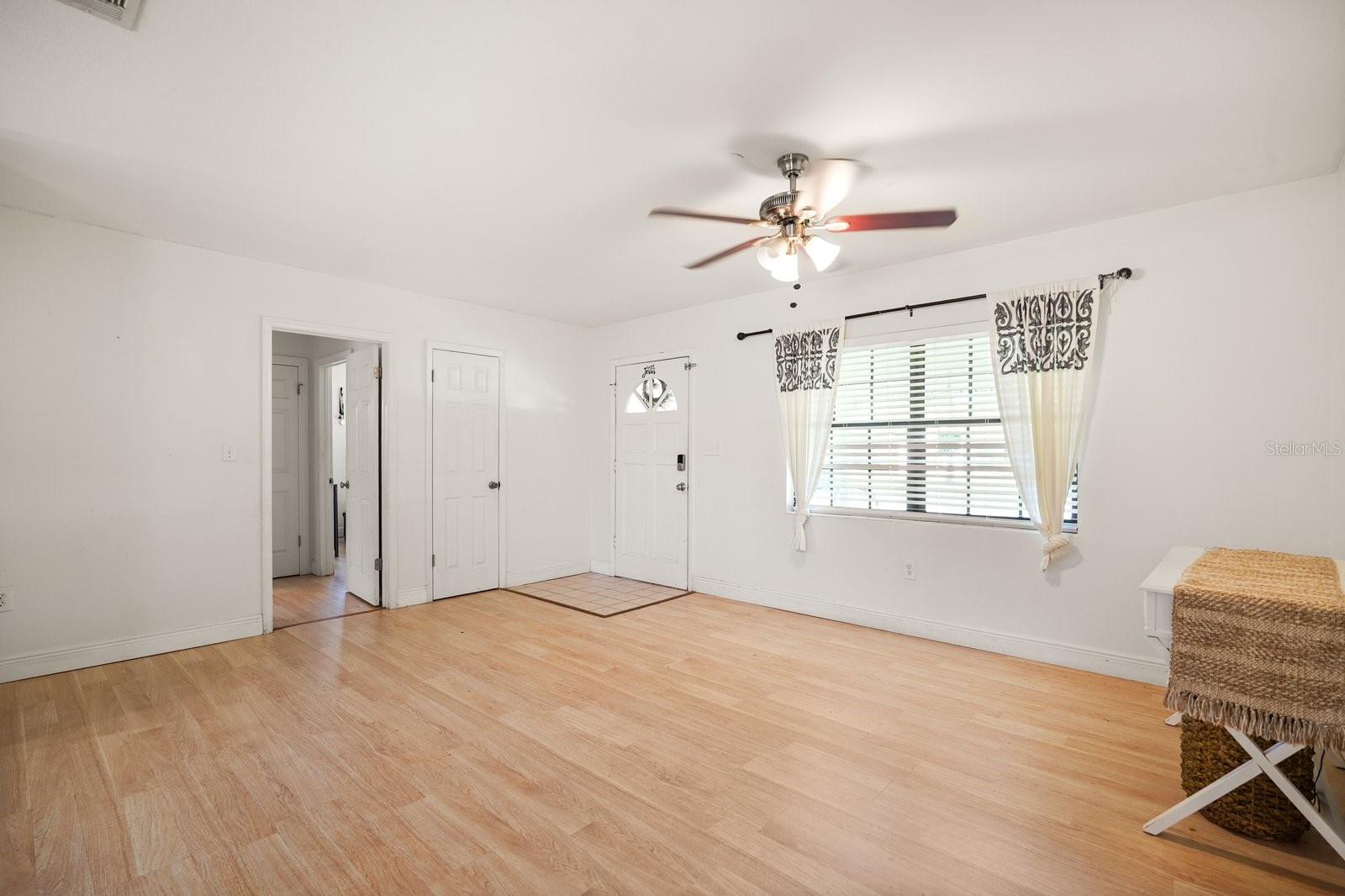 Image 2 of 24 For 814 Densmore Dr