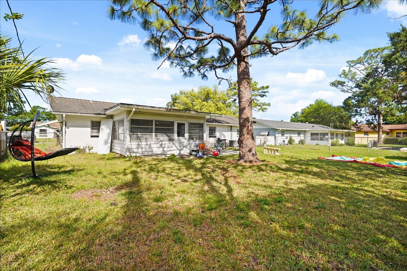 Image 21 of 24 For 814 Densmore Dr