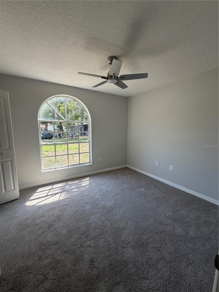 Image 13 of 18 For 370 Cobble Court