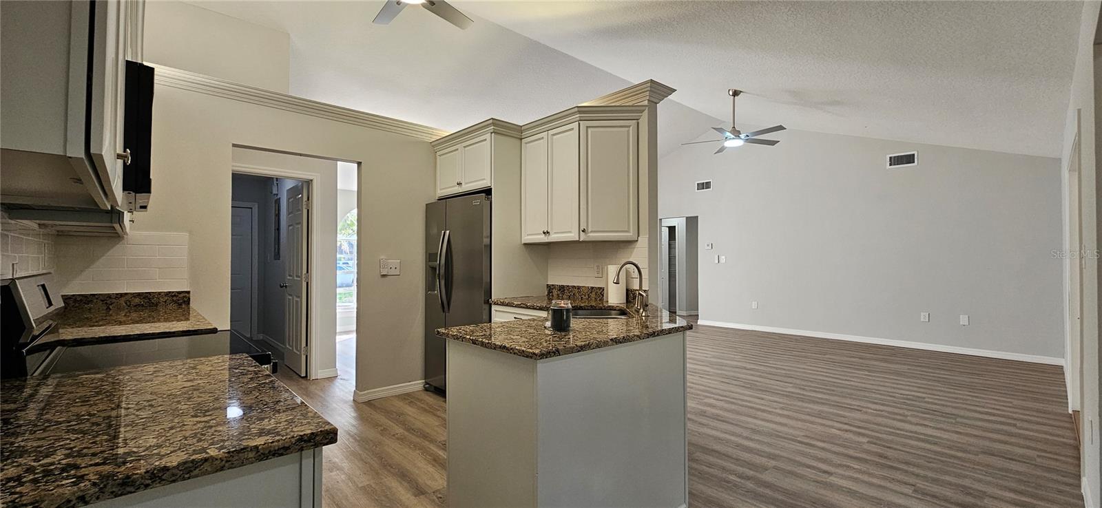 Image 8 of 18 For 370 Cobble Court