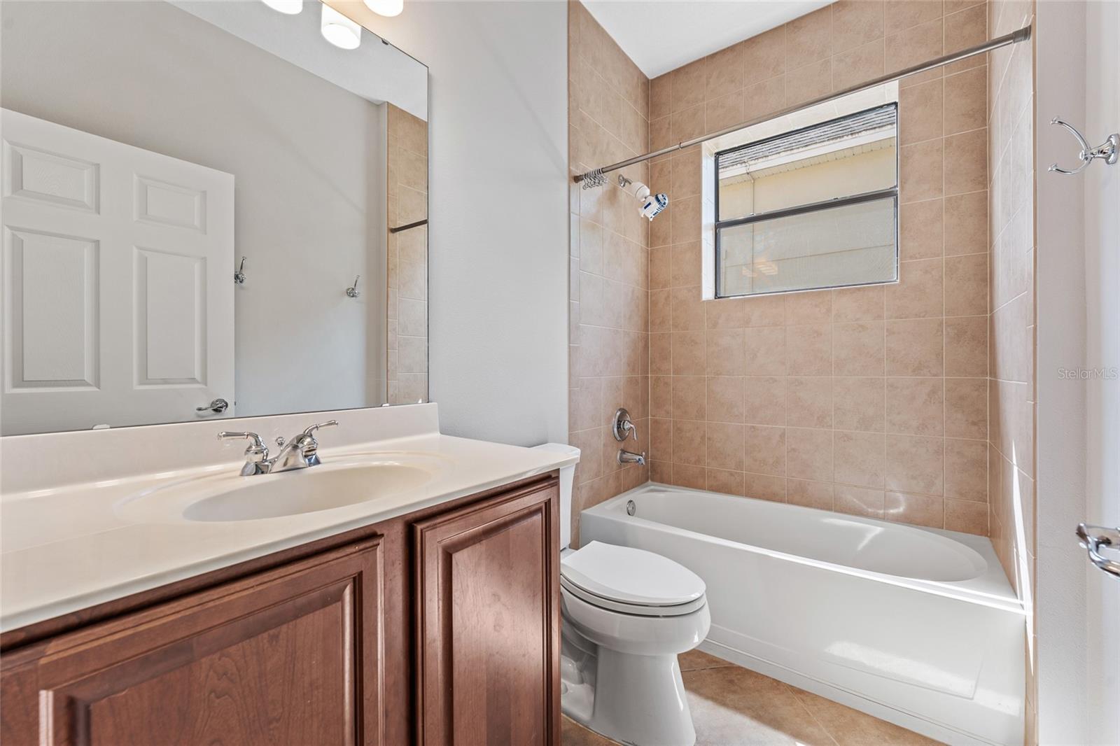 Image 17 of 24 For 838 Strathmore Drive