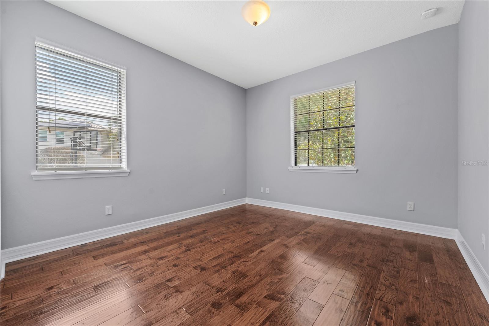 Image 18 of 24 For 838 Strathmore Drive