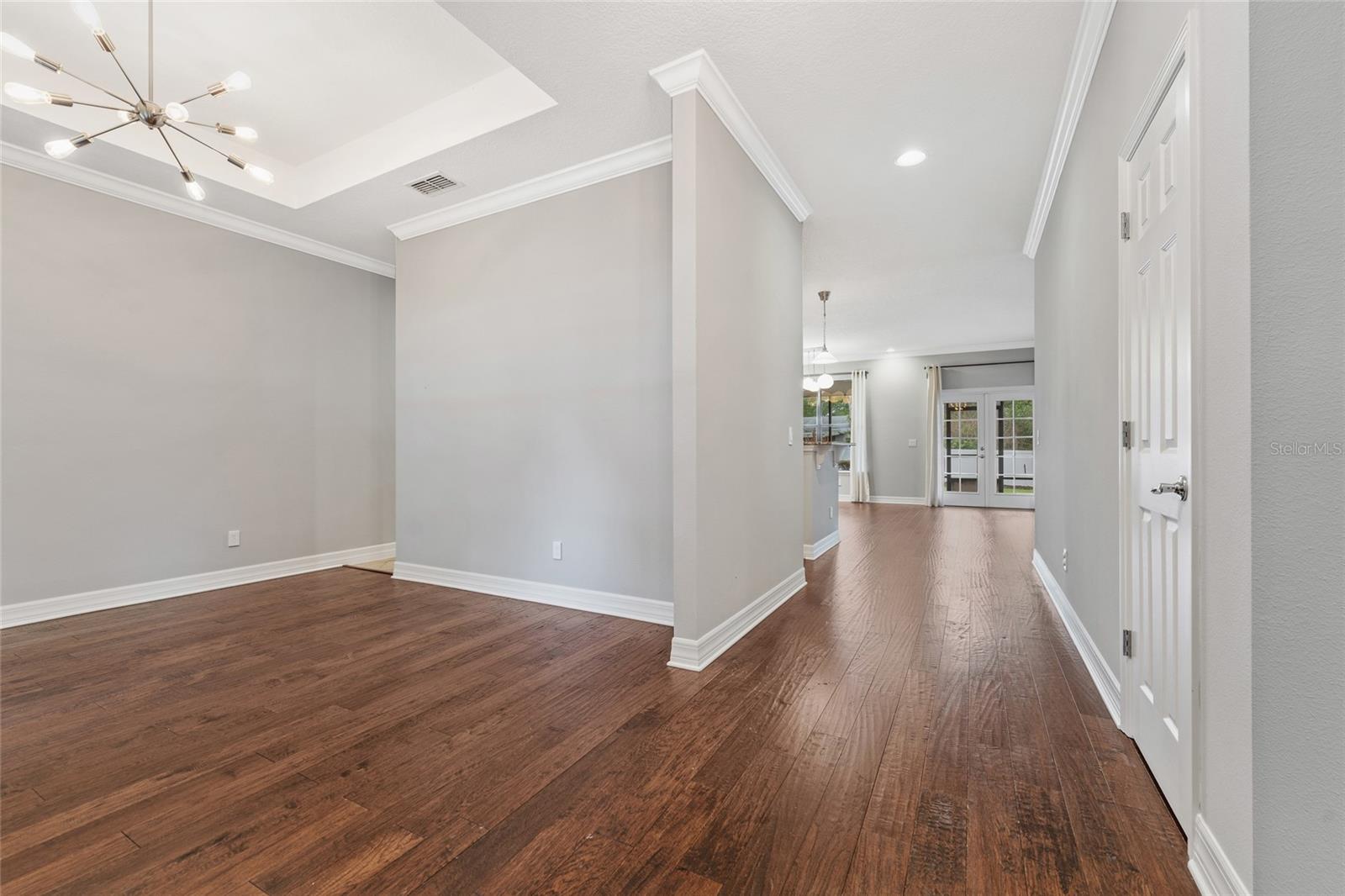 Image 3 of 24 For 838 Strathmore Drive