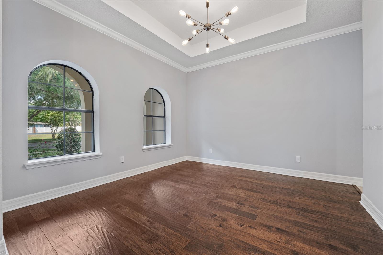 Image 4 of 24 For 838 Strathmore Drive