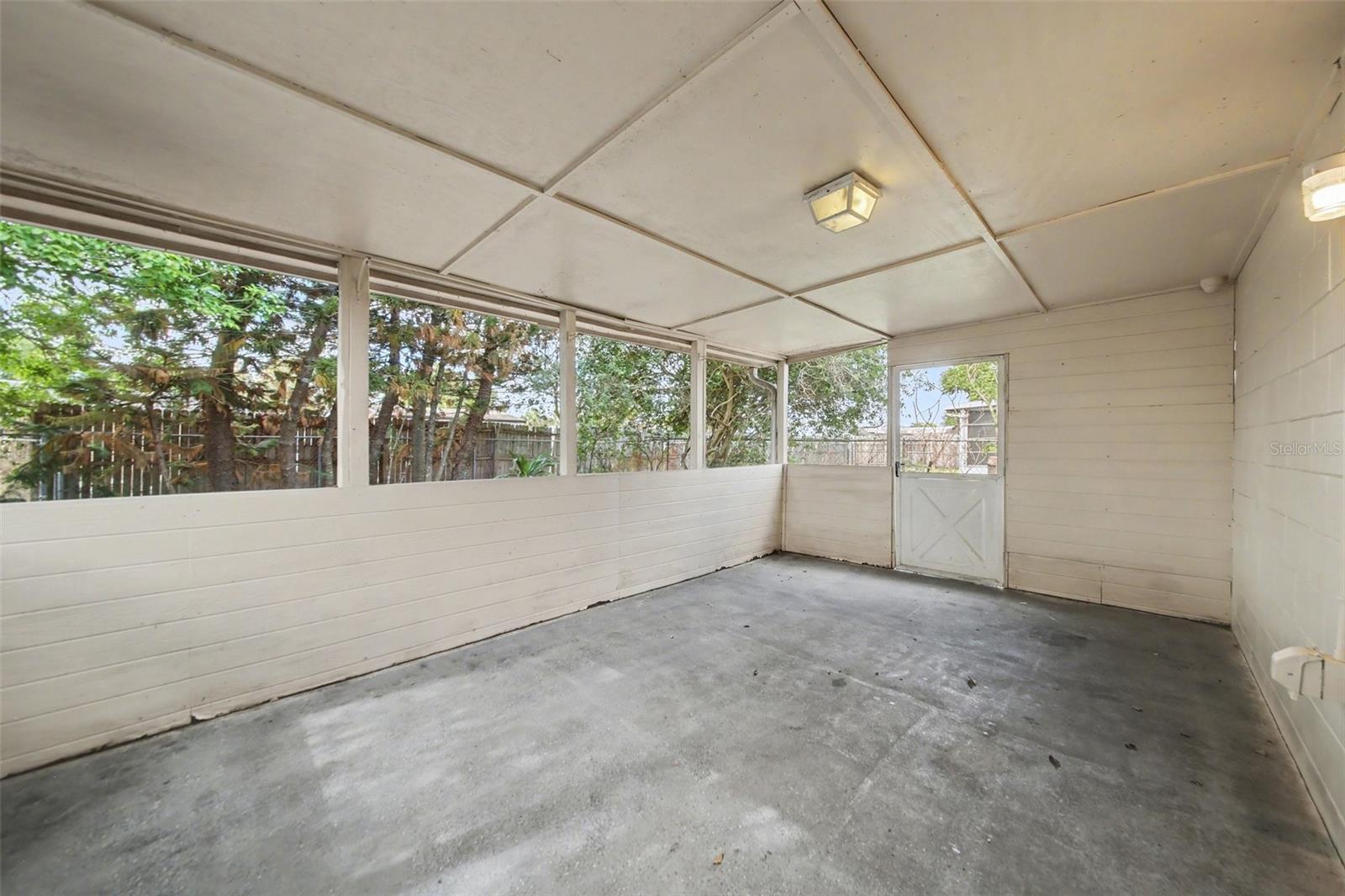 Image 20 of 25 For 722 Galsworthy Avenue