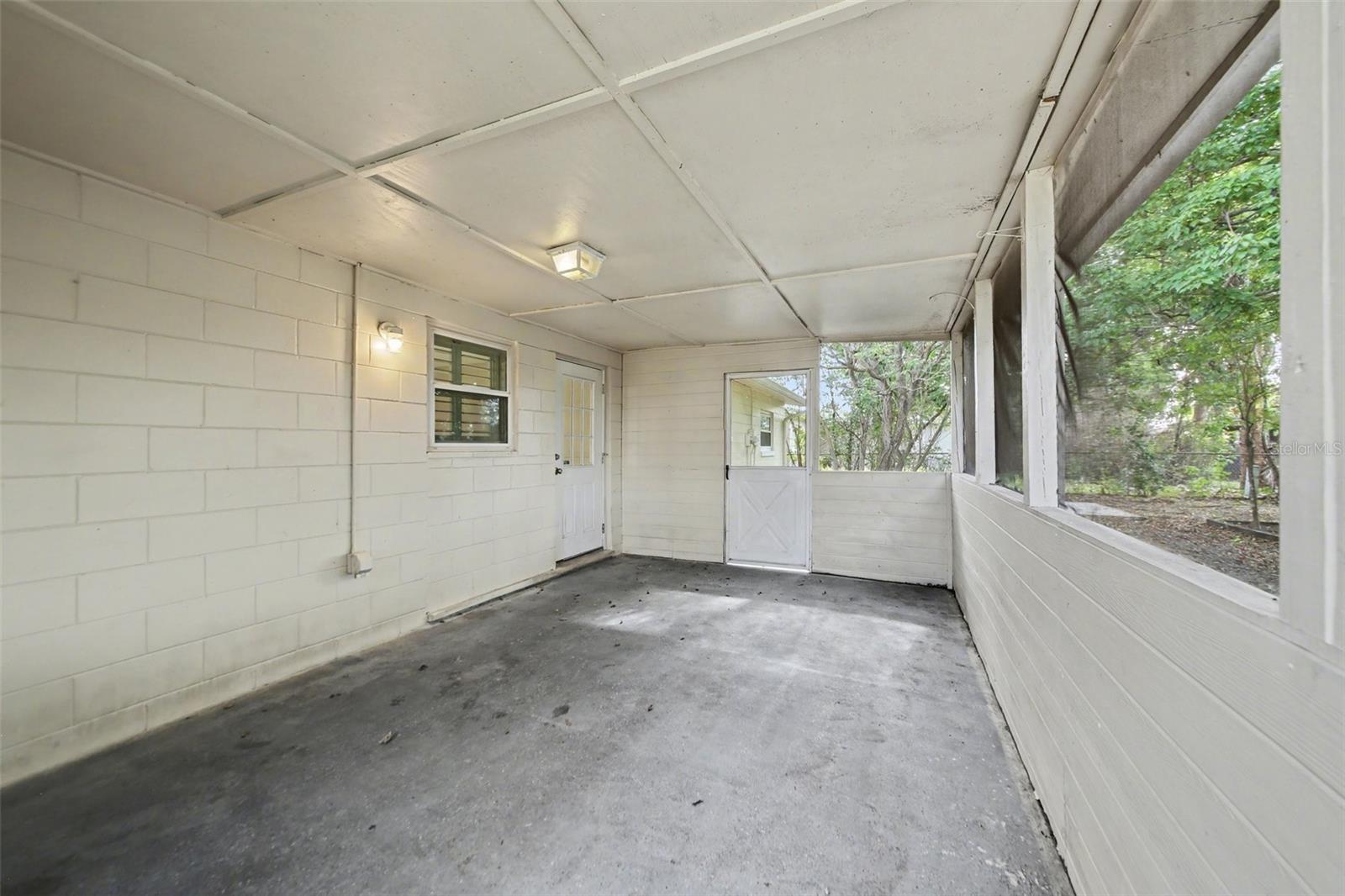 Image 21 of 25 For 722 Galsworthy Avenue