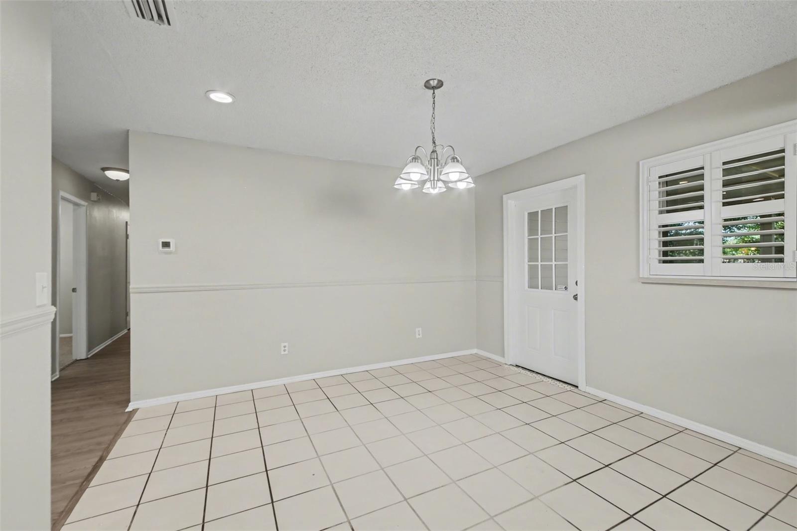 Image 8 of 25 For 722 Galsworthy Avenue